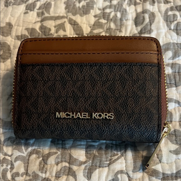Michael Kors Tan and Black Compact Wallet - Picture 1 of 2